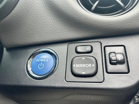 Toyota Yaris VVT-I ICON 30