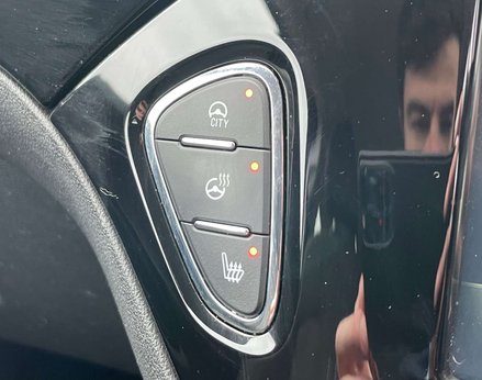 Vauxhall Corsa 1.4 Corsa Griffin 3dr 37