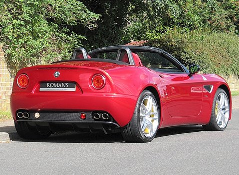 Alfa Romeo 8C Spider 7