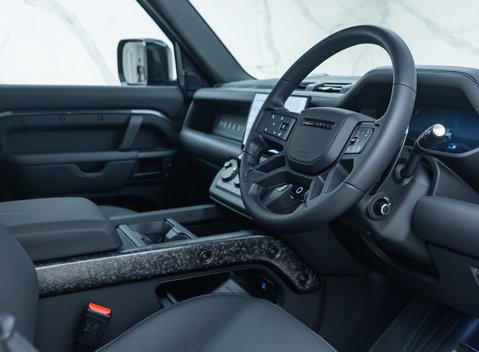 Land Rover Defender OCTA EDITION ONE 17