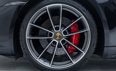 Porsche 911 Targa 4S (992) 33