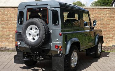 Land Rover 90 County 22