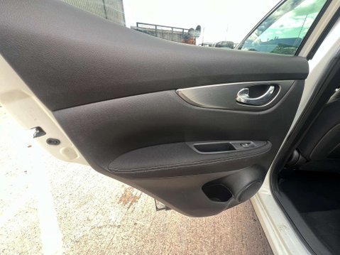 Nissan Qashqai 1.5 Qashqai N-Connecta dCi 5dr *NATIONAL DELIVERY* 48