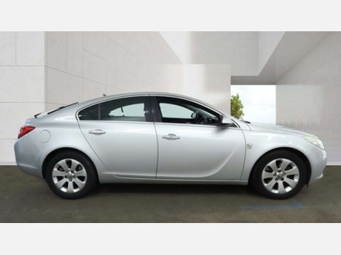 Vauxhall Insignia 2.0 CDTi SE Nav Hatchback 5dr Diesel Auto Euro 5 (160 ps) 4