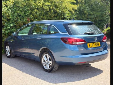 Vauxhall Astra 1.6 CDTi Tech Line Sports Tourer Euro 6 5dr 4