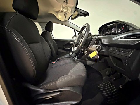 Peugeot 208 ALLURE PURETECH 1.2 18