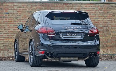 Porsche Cayenne GTS 6