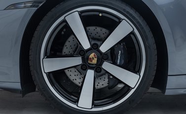 Porsche 911 Carrera (992.2) 28