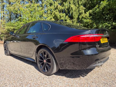 Jaguar XF 2.0d R-Sport Auto AWD Euro 6 (s/s) 4dr 3