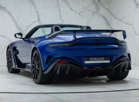 Aston Martin V12 Vantage ROADSTER 13
