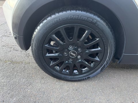 Mini Hatch 1.5 Cooper Euro 6 (s/s) 3dr 24
