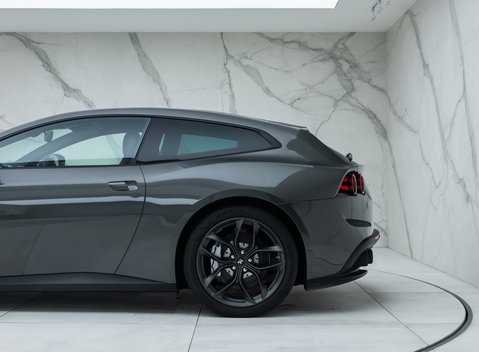 Ferrari GTC4 Lusso T 39