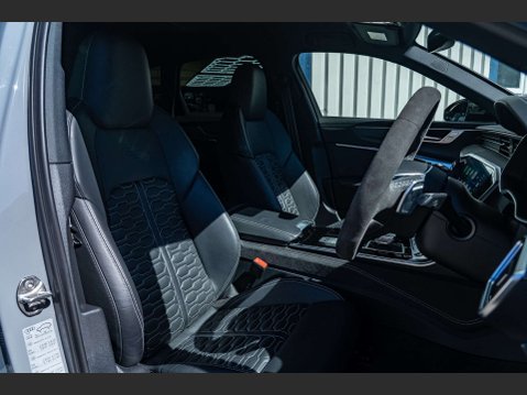 Audi RS6 4.0 RS 6 Carbon Black TFSI MHEV Quattro Auto 4WD 5dr 10