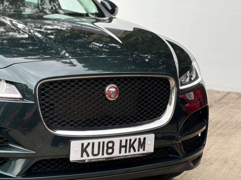 Jaguar F-Pace 2.0 F-PACE Portfolio AWD i Auto 4WD 5dr 3