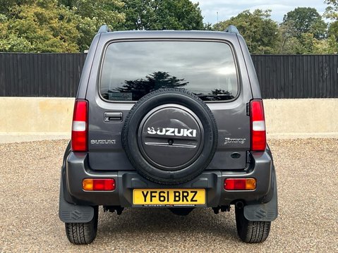 Suzuki Jimny SZ4 9