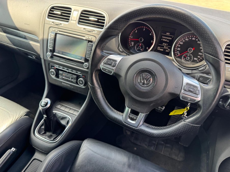 2012 Volkswagen Golf — image 2