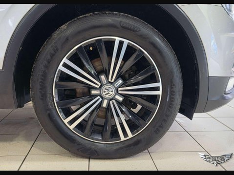 Volkswagen Tiguan 2.0 TDI BlueMotion Tech SE Navigation 4Motion Euro 6 (s/s) 5dr 66