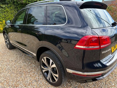Volkswagen Touareg 3.0 TDI V6 BlueMotion Tech R-Line Tiptronic 4WD Euro 6 (s/s) 5dr 12