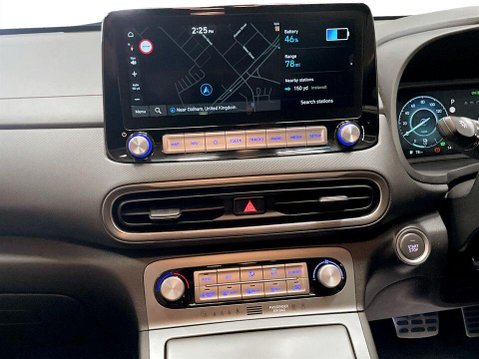 Hyundai KONA 39kWh Premium SUV 5dr Electric Auto (10.5kW Charger) (136 ps) 18