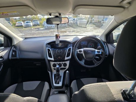 Ford Focus 1.6 Zetec Navigator Hatchback 5dr Petrol Powershift Euro 5 (125 ps) 19