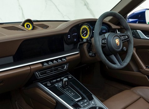 Porsche 911 (992) Turbo S Cabriolet 17