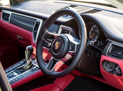 Porsche Macan Turbo 11