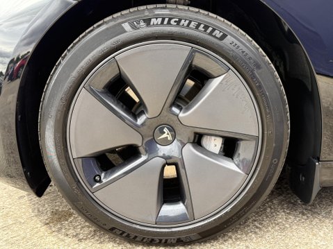 Tesla Model 3 Saloon 4dr Electric Auto RWD (241 bhp) 17
