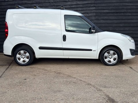 Vauxhall Combo 1.2 Combo 2000 L1H1 CDTi Sportive 33