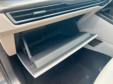 Volkswagen Golf STYLE ETSI DSG 26