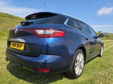 Renault Megane 1.2 TCe Iconic Sport Tourer Euro 6 (s/s) 5dr 13