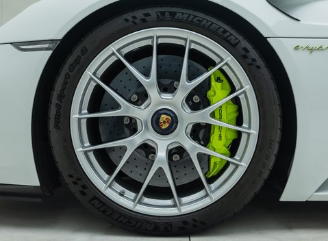 Porsche 918 Spyder 32