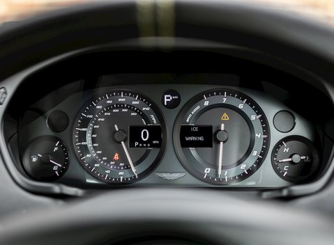 Aston Martin Vanquish S 16