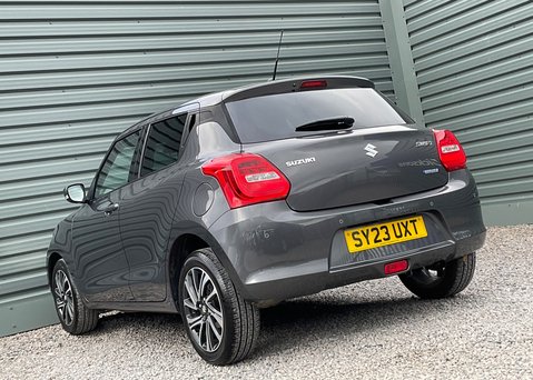 Suzuki Swift SZ5 DUALJET MHEV 10