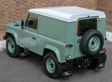 Land Rover Defender 90 Heritage Hard Top 9