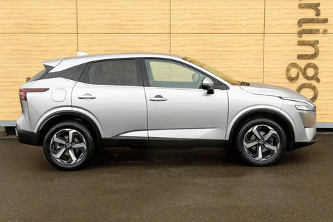 Nissan Qashqai DIG-T N-CONNECTA MHEV 12