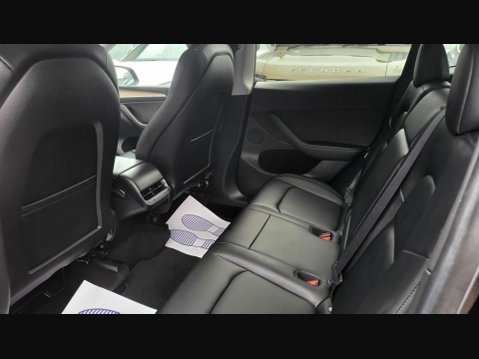 Tesla Model Y LONG RANGE AWD 16