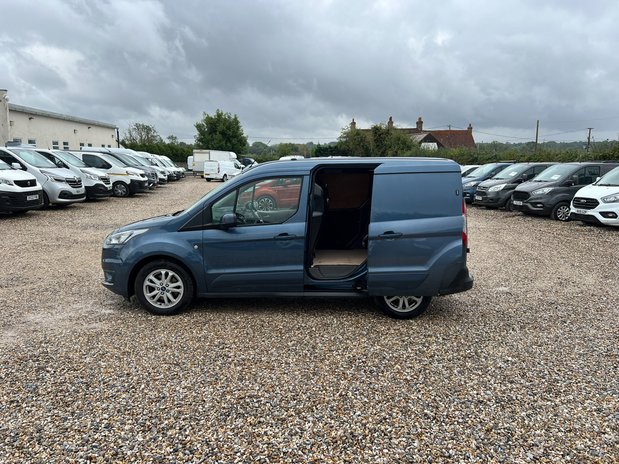 Ford Transit Connect SWB L1H1 Low Roof Limited 200 Alloys H/Seats Ply Sensors EURO 6 NO VAT 11