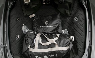 Porsche Carrera GT 28