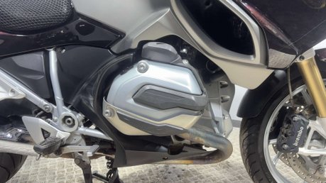 BMW R 1200 RT 2015 STUNNING EXAMPLE EBONY COLOUR SCHEME 45K NEW MOT 1200CC 18