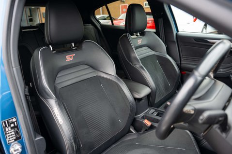 Ford Focus 2.3 Focus ST 5dr 4
