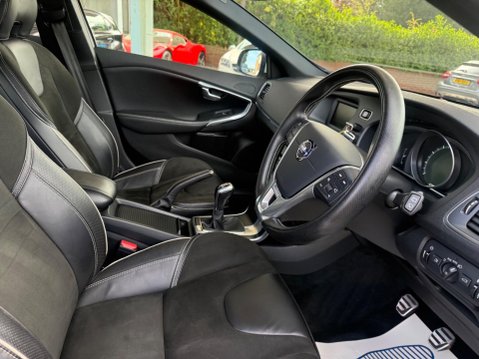 Volvo V40 2.0 T2 R-Design Euro 6 (s/s) 5dr 25