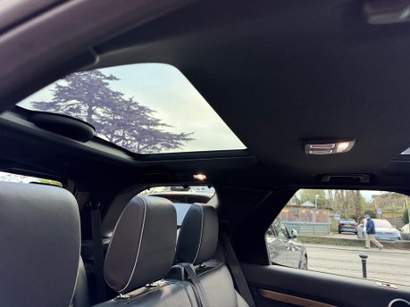 Land Rover Discovery 3.0 SD V6 HSE SUV 5dr Diesel Auto 4WD Euro 6 (s/s) (306 ps) 42