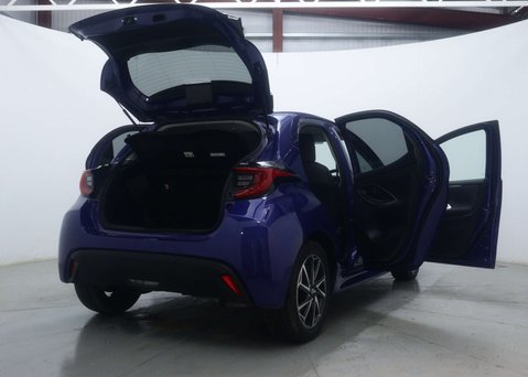 Toyota Yaris 1.5 Yaris Design HEV CVT 5dr 57