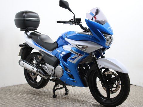 Suzuki Inazuma GW 250 FL5 3