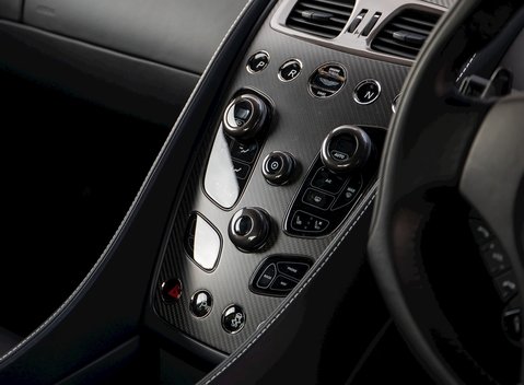 Aston Martin Vanquish S 19