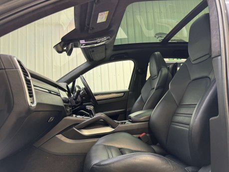 Porsche Cayenne 4.0 Cayenne T S E-Hybrid Auto 4WD 5dr 52