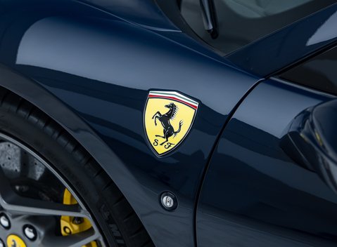 Ferrari F8 SPIDER 37