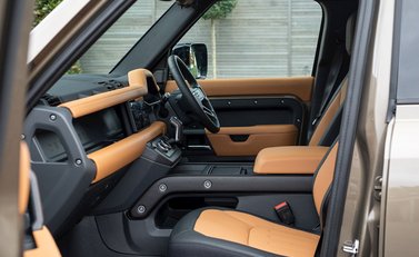 Land Rover Defender 110 X P400 17