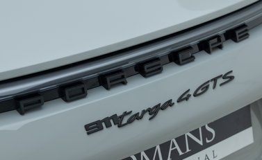 Porsche 911 Targa 4 GTS (992) 33