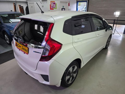 Honda Fit 1.5 VVTi Hybrid 2